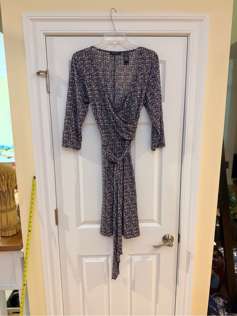 Ladies Sz Large "Axcess" Liz Claiborne Black & White Pattern Midi Wrap Dress GC